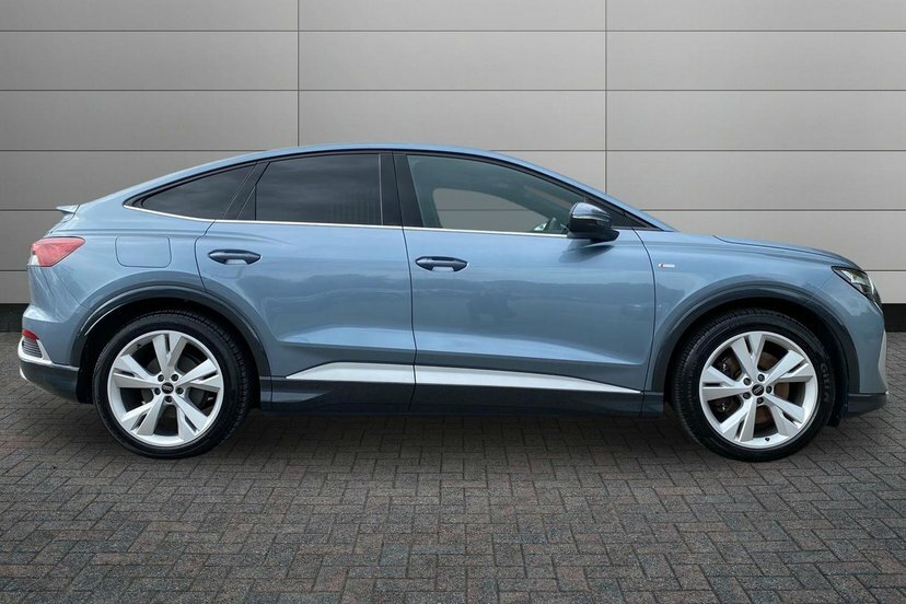 Audi Q4 E Tron 40 S Line Sportback 82Kwh 204 P Blue #4
