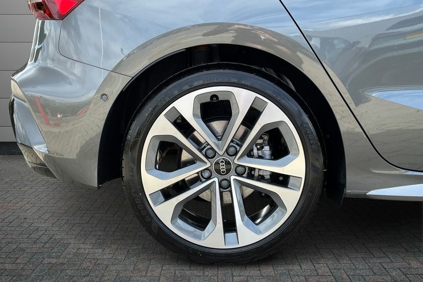 Audi A3 1.5 Tfsi S Line Sportback S Tronic 150 Grey #5