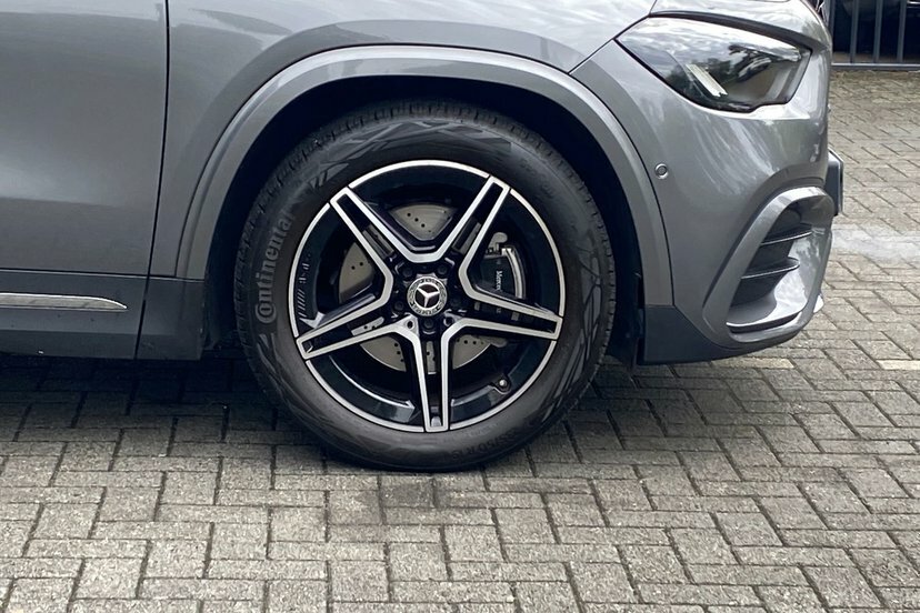 Mercedes-Benz GLA Class 2.0 Gla220d Amg Line Executive Suv 8G Grey #4