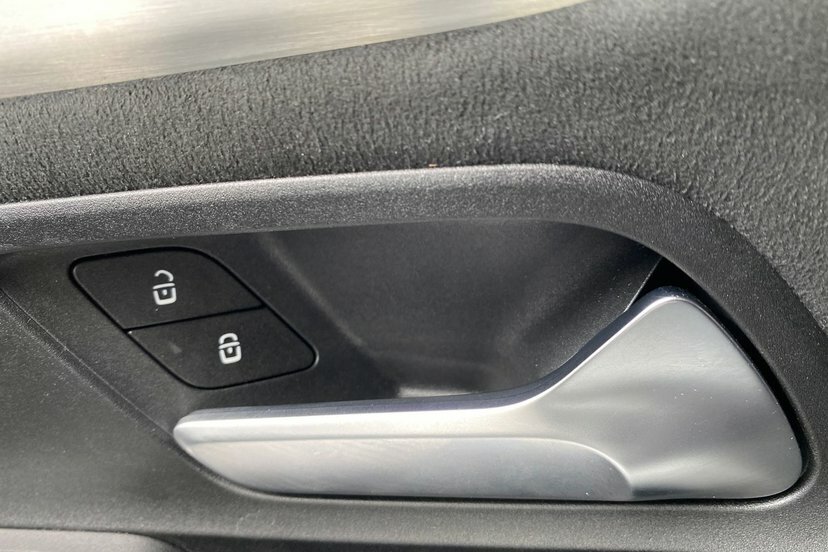 Mercedes-Benz EQA Suv White #39