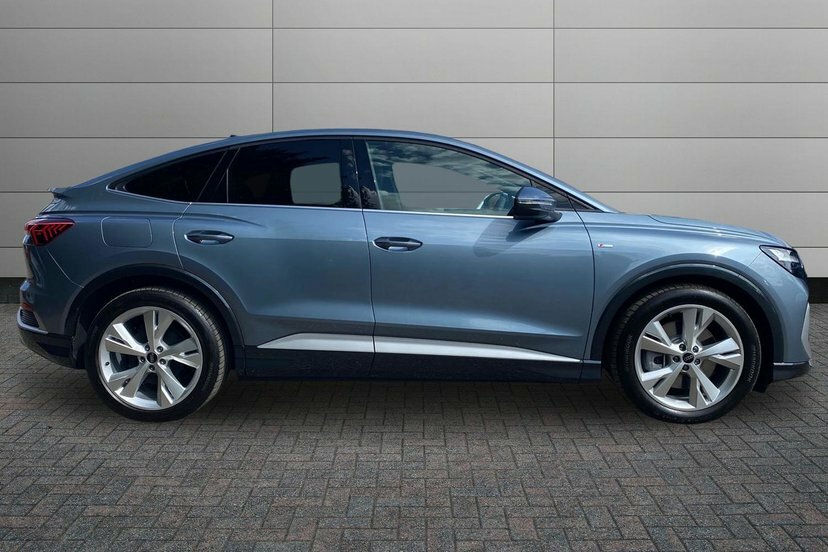 Audi Q4 E Tron 45 S Line Sportback 82Kwh 286 P Blue #4