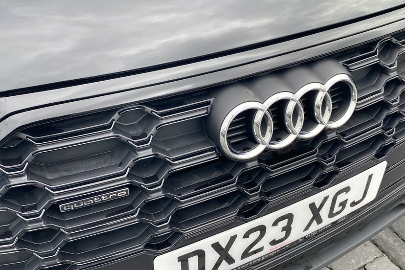 Audi Q8 4.0 Sq8 Tfsi Quattro Grey #13