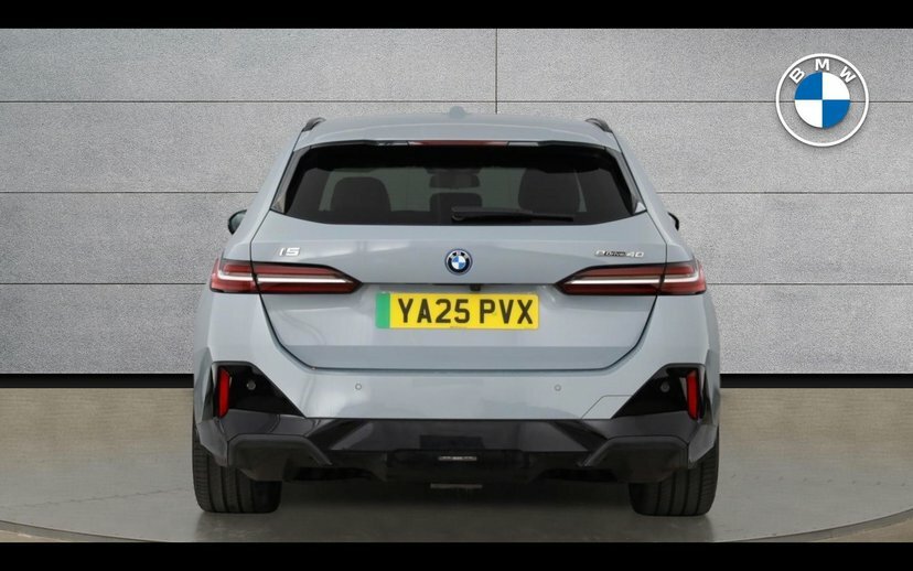 BMW i5 Saloon Black #15