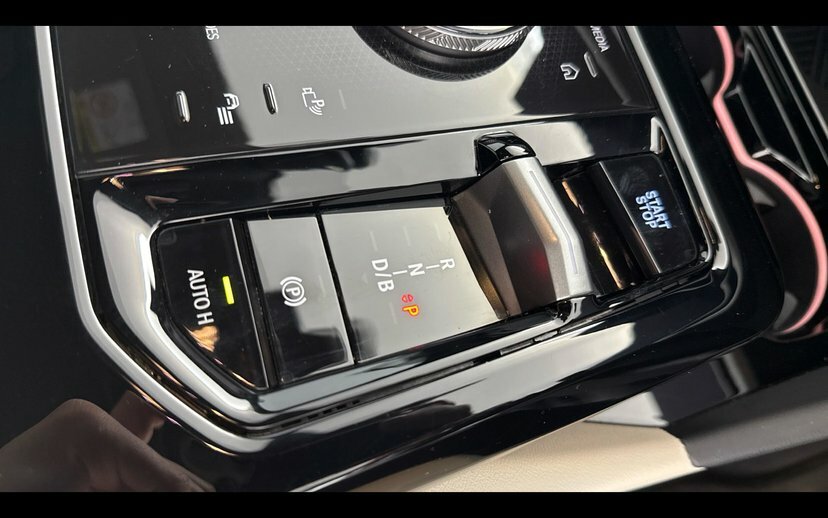 BMW i5 Saloon Black #19
