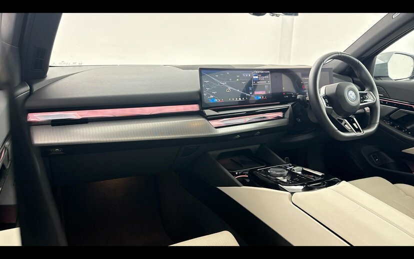 BMW i5 Saloon Black #7