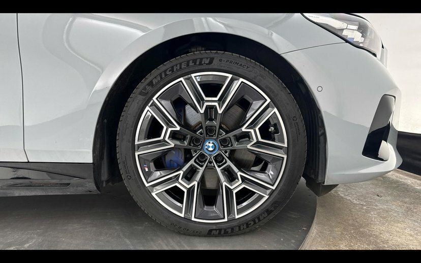 BMW i5 Saloon Black #14