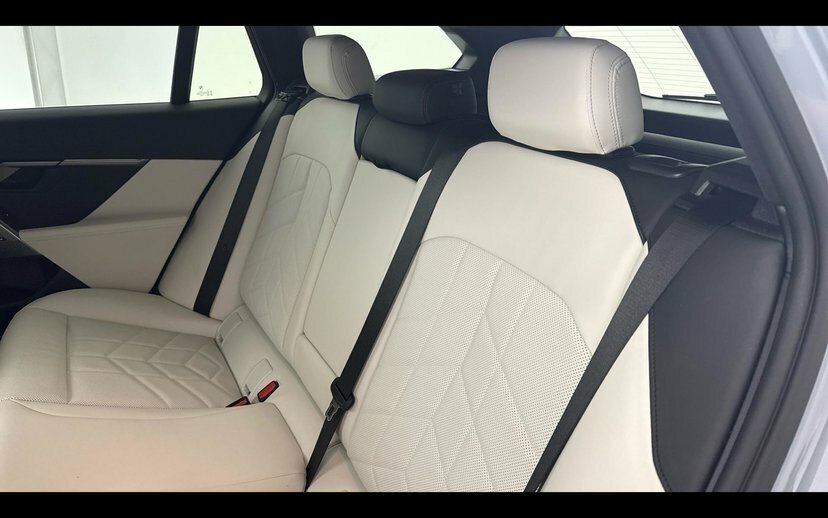BMW i5 Saloon Black #12
