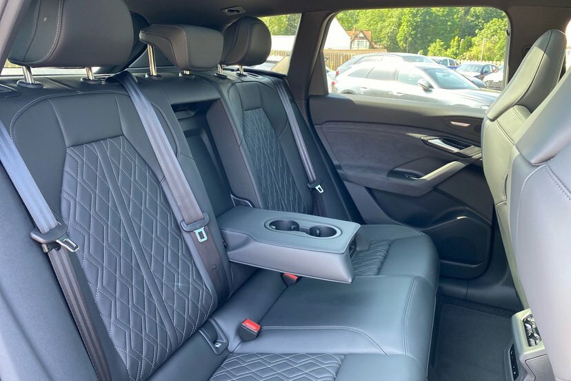Audi SQ6 E-Tron Suv Black Edition E-tron 36000 Kw Technology Pack YS26JHY Grey #14