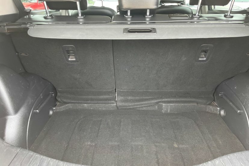 SsangYong Tivoli 1.6 E Silver #9