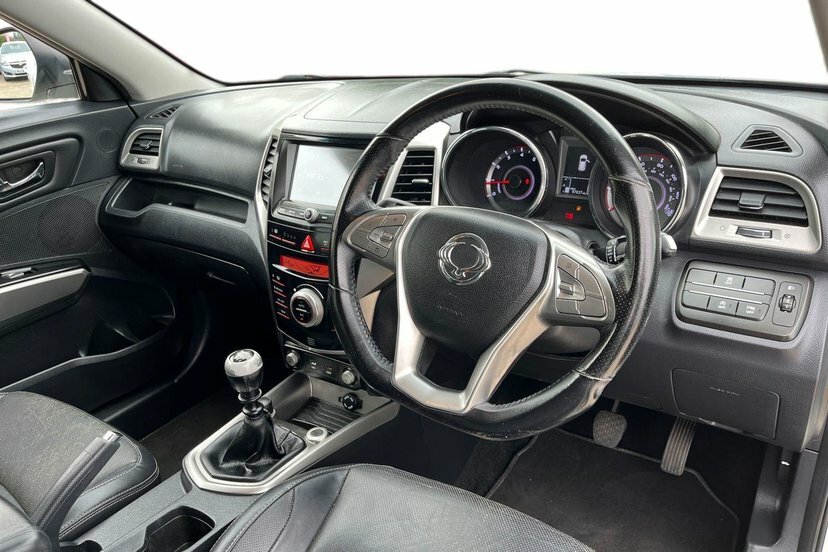 SsangYong Tivoli 1.6 E-xgi Elx Suv 128 Ps White #6