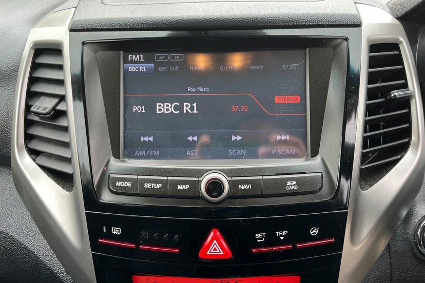SsangYong Tivoli 1.6 E Silver #15