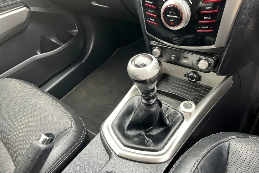 SsangYong Tivoli 1.6 E Silver #8