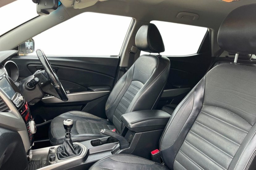 SsangYong Tivoli 1.6 E-xgi Elx Suv 128 Ps White #2