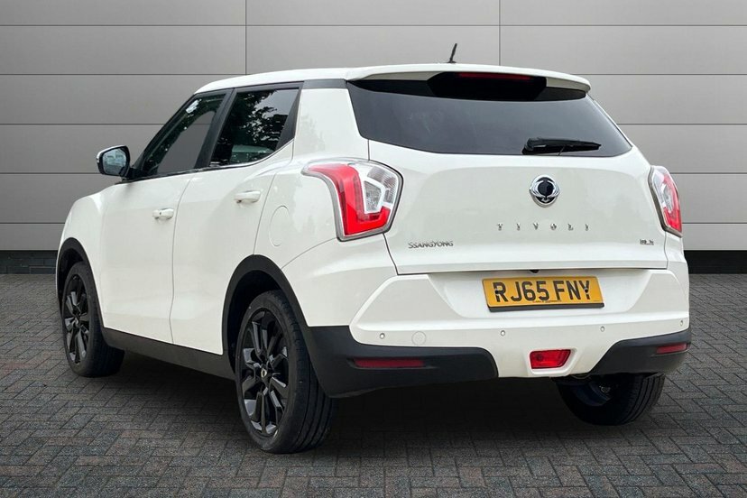 SsangYong Tivoli 1.6 E-xgi Elx Suv 128 Ps White #3