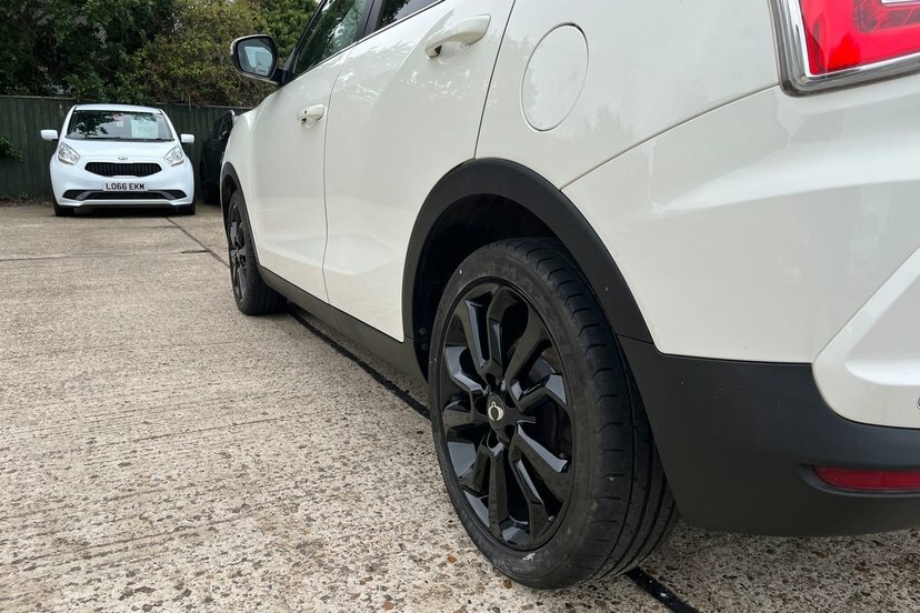 SsangYong Tivoli 1.6 E Silver #27