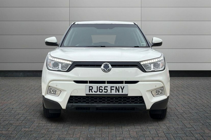 SsangYong Tivoli 1.6 E Silver #7