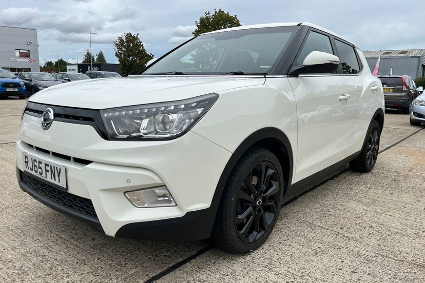 SsangYong Tivoli 1.6 E Silver #21