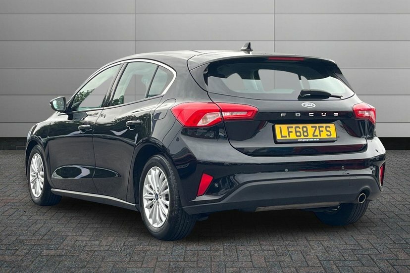 Ford Focus 1.0T Ecoboost Titanium Hatchback LF68ZFS Black #3