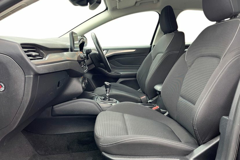 Ford Focus 1.0T Ecoboost Titanium Hatchback LF68ZFS Black #2