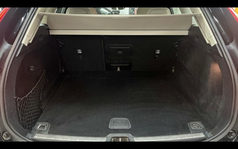 Volvo XC60 T4 Edition White #13