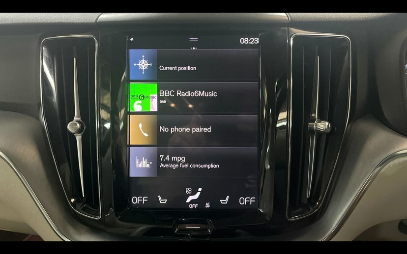Volvo XC60 T4 Edition White #8