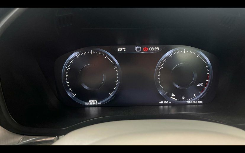 Volvo XC60 T4 Edition White #9