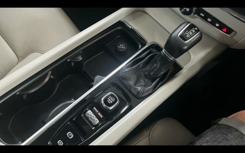 Volvo XC60 T4 Edition White #10