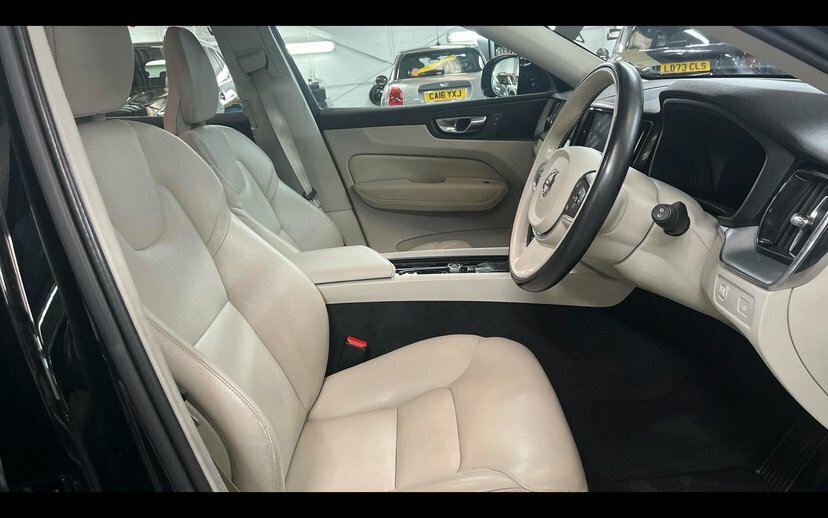 Volvo XC60 T4 Edition White #11