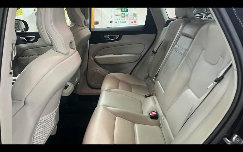 Volvo XC60 T4 Edition White #12