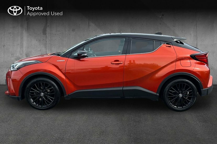 Toyota C-Hr Dynamic White #17