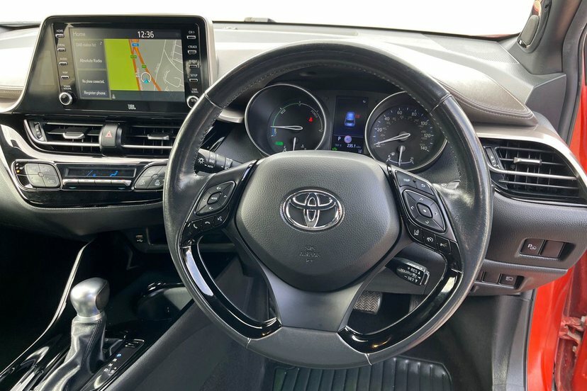 Toyota C-Hr Dynamic White #8