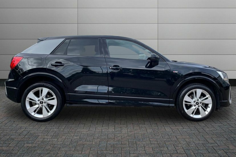 Audi Q2 1.5 Tfsi Cod 35 S Line Suv S Tronic 15 Black #4