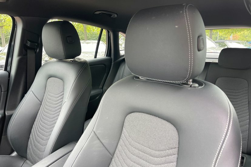 Mercedes-Benz GLA Class Suv White #28