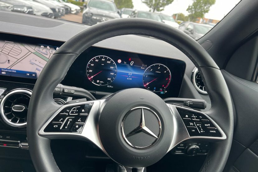 Mercedes-Benz GLA Class Suv White #17