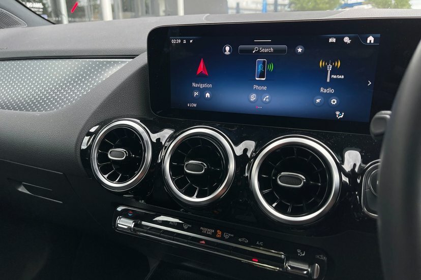 Mercedes-Benz GLA Class Suv White #14