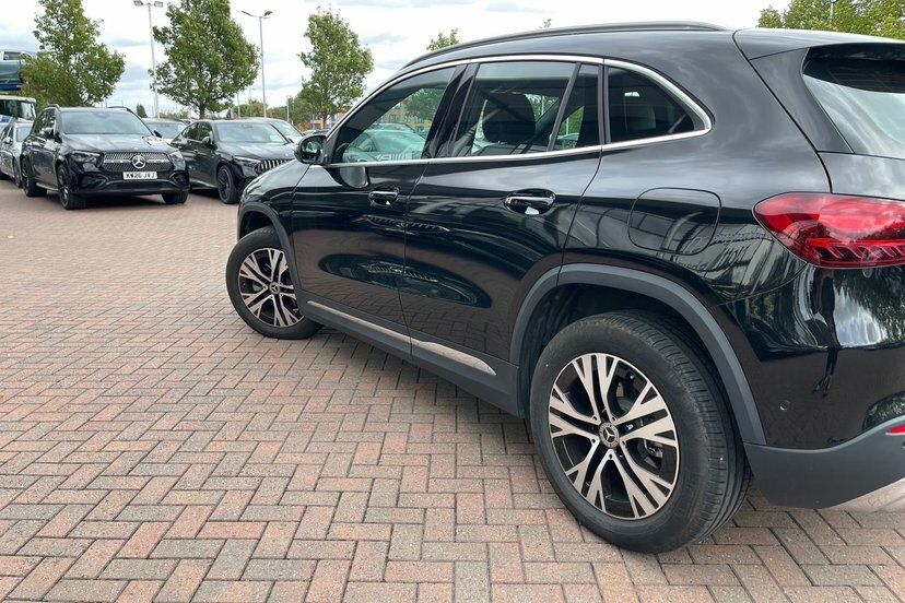 Mercedes-Benz GLA Class Suv White #40