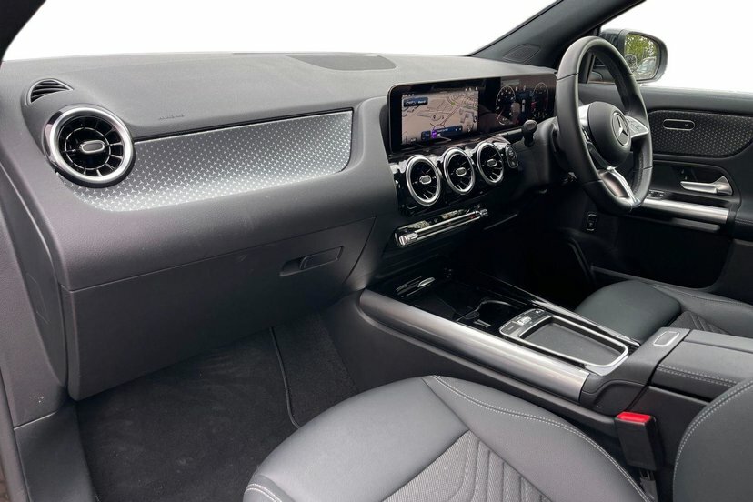 Mercedes-Benz GLA Class Suv White #9