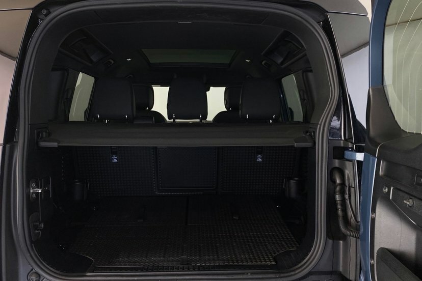 Land Rover Defender 110 3.0 D250 X-dynamic Se 110 Black #10