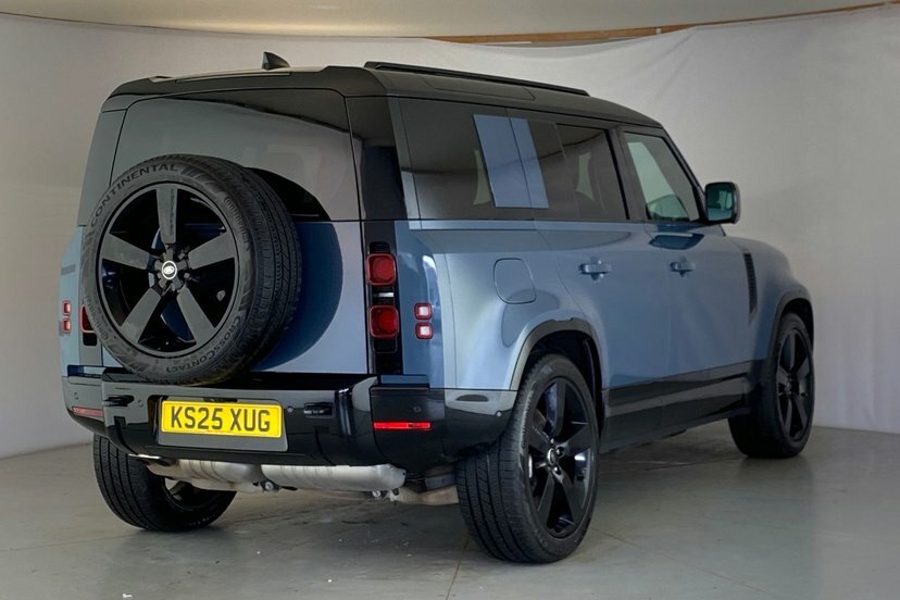 Land Rover Defender 110 3.0 D250 X-dynamic Se 110 Black #30