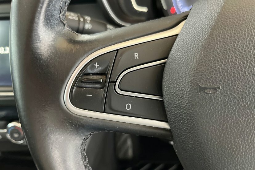 Renault Kadjar 1.5 Dynamique S Nav Dci 110 Bhp White #38