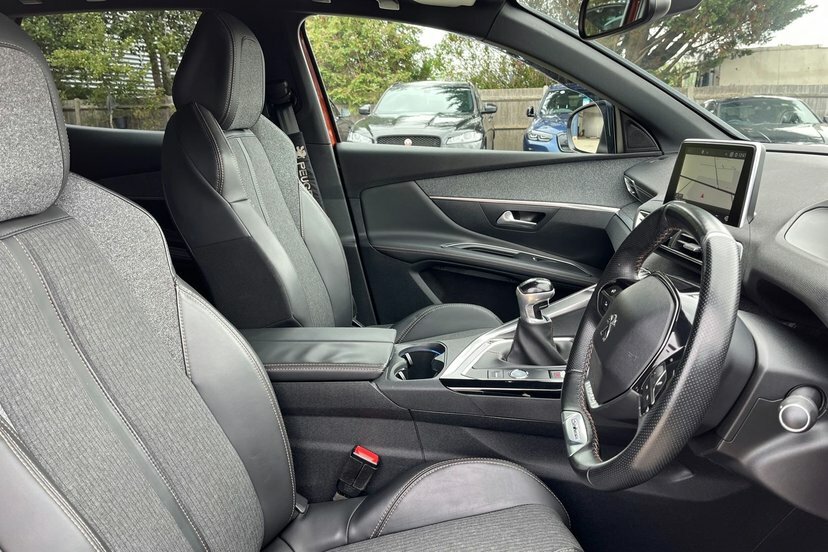 Peugeot 3008 1.2 Puretech Active 2017 Brown #26
