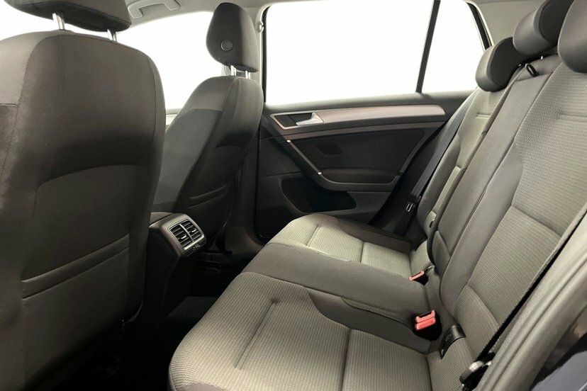 Volkswagen Golf Golf Se Bluemotion Technology Tdi Black #8