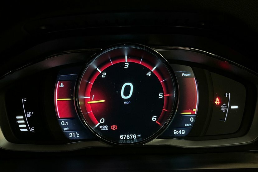 Volvo V60 2015 1.6 D2 R-design Nav Estate Powersh Red #13