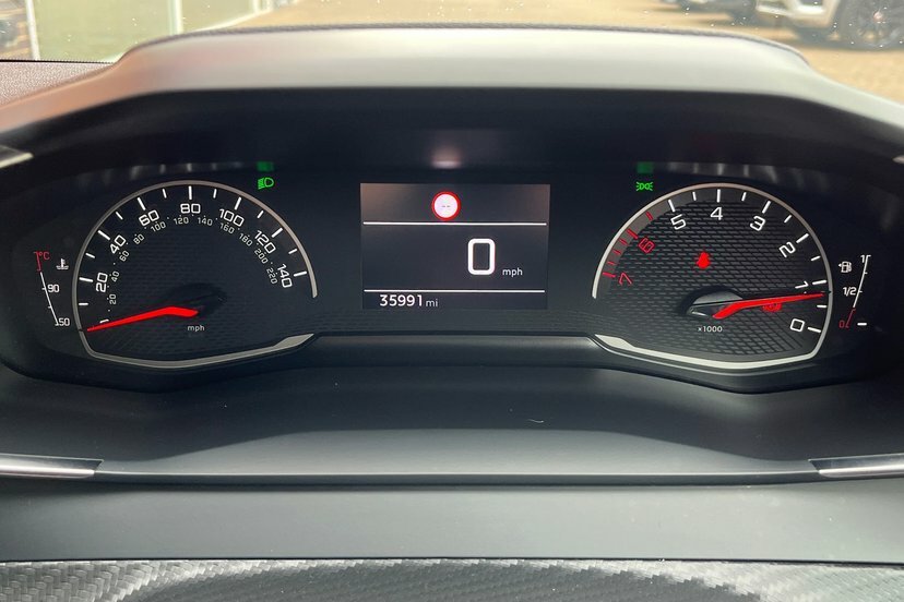 Peugeot 208 Puretech Active Premium Plus Ss Black #17