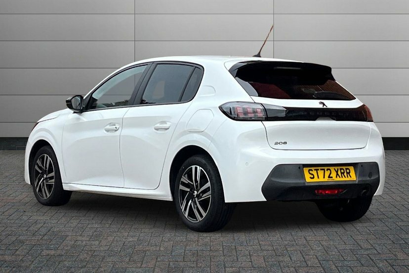 Peugeot 208 1.2 Puretech Active Premium Hatchback White #3