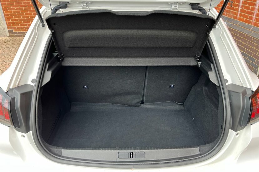 Peugeot 208 Puretech Active Premium Plus Ss Black #9