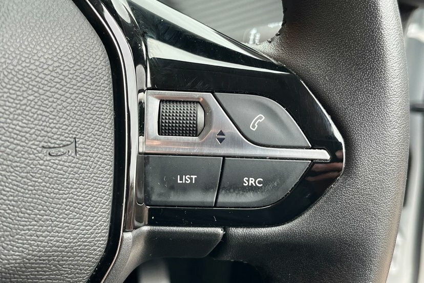 Peugeot 208 Puretech Active Premium Plus Ss Black #14