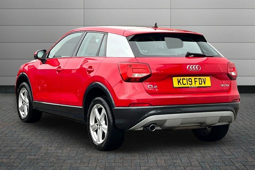 Audi Q2 1.6 Tdi 30 Sport Suv 116 Ps Red #3