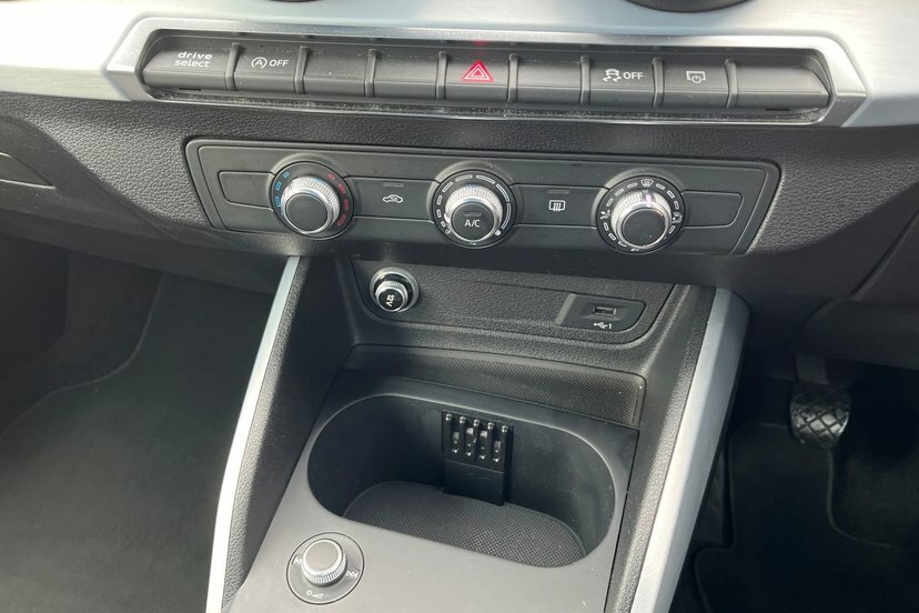 Audi Q2 1.6 Tdi S Line 114 Bhp Grey #14