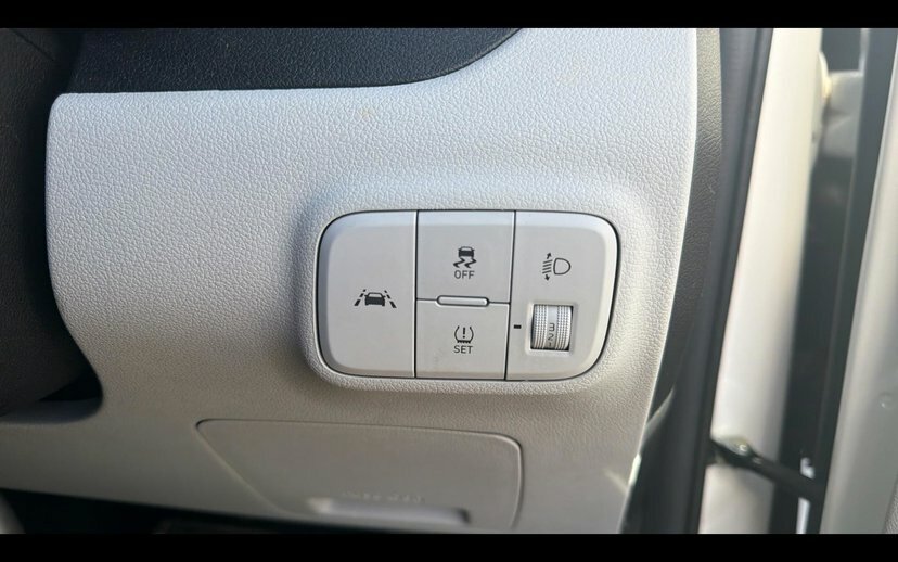 Hyundai I10 Hatchback Green #26